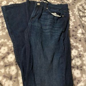 Women’s size 5 brand new Levi jeans